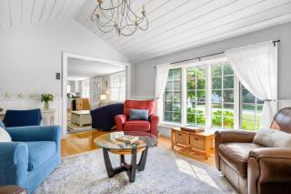 The Lobsta House: Your Cape Cod Hideaway - 1