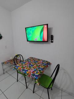 Seu Apto na Praia da Costa 2 Sala Quarto Banheiro 1 Cama casal e 2 Camas Solteiro Barato Excelente Localização Ar Cond Frigobar Microondas Tv Não divide Centro - 4