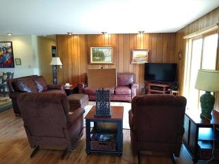Yellowstone River Retreat in Big Timber, Montana!! Dramatic views of the Yellowstone River. - Big Timber - 1