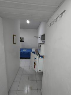 Seu Apto na Praia da Costa 6 com 1 Cama Casal e Opcional Pequena Cama Solteiro Simples e Barato Excelente Local Ar Cond TV Microondas Internet Rápida Todo seu no Centro - 1