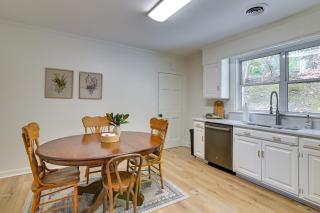 Centrally Located Home about Steps to Oxford Square! - Oxford - 9
