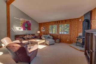 Big John at Alpine Meadows by Tahoe Getaways - Mountain Views, Cozy Fireplace, Shuttle to Slopes! - Alpine Meadows - 7