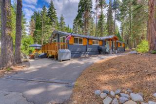 Blackwood Bungalow on the West Shore by Tahoe Getaways - 3 BR Pet Friendly & Walking Distance to the Lake - 7
