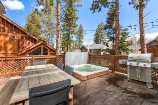 Cedar Crest at Winter Creek by Tahoe Getaways - 3BR, Walk to Ice Skating, Near Downtown and Northstar with Private Hot Tub! - Truckee - 9