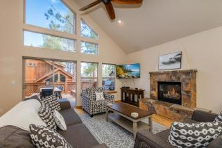 Cedar Crest at Winter Creek by Tahoe Getaways - 3BR, Walk to Ice Skating, Near Downtown and Northstar with Private Hot Tub! - Truckee - 8