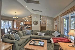 Bluerock Retreat by Tahoe Getaways - 3 BR Pet-Friendly West Shore Cabin with 3 Fireplaces, Short Drive to Skiing - Tahoe City - 7