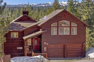Dawn Retreat by Tahoe Getaways - Tahoe Donner with Mtn Views, Pet-Friendly & HOA Amenities! - Truckee - 9