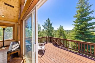 Dawn Retreat by Tahoe Getaways - Tahoe Donner with Mtn Views, Pet-Friendly & HOA Amenities! - Truckee - 1