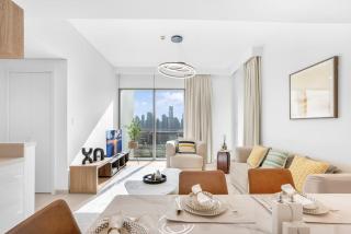 Meerak Homes - Burj Khalifa and Fountain view Downtown Elegant 2 bed apartment , Free Wifi, Parking, Gym and Pool - 7