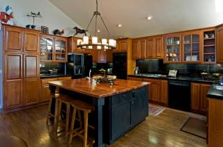 Big Springs by Tahoe Getaways - 6BR w Ski Shuttle, Fireplace & Entertainment Room - Truckee - 6
