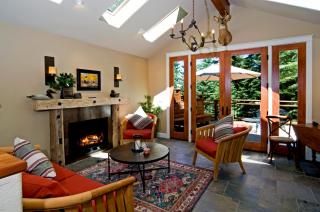 Big Springs by Tahoe Getaways - 6BR w Ski Shuttle, Fireplace & Entertainment Room - Truckee - 4