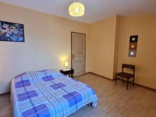 Maison spacieuse et confortable avec terrasse et jardin, idéale pour famille ou entreprise - FR-1-585-29 - - 2