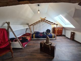 Gîte enchanteur avec déco sorciers, piscine, proche forêt et chemins de randonnée, idéal pour familles - FR-1-591-383 - Chitray - 8