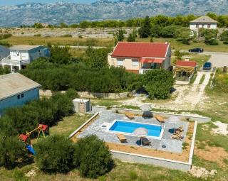 Family friendly apartments with a swimming pool Rtina - Stosici, Zadar - 21450 - Rtina - 8