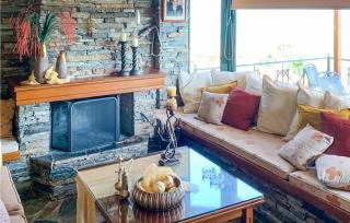 Beautiful Home With Pool - Ipáti - 6