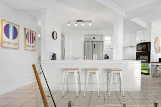 1 Craiglea Lodge Prime Location Right at the Beach Views Pool - Sunshine Beach - 5