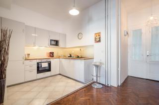Amora Homes Luxury Suite Basilica Breathless View-NEED RESERVATION FOR FREE PARKING - Budapest - 6