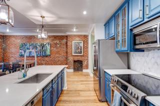 Location! Charming 2br Brick Walls, Walk To Fq - New Orleans - 1