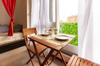 Charming Studio with Balcony - 1