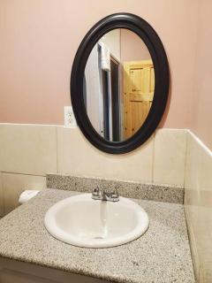 Upstairs 2 Bedroom Avalon Regia Apartment - Georgetown - 1