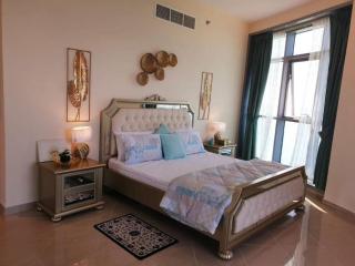 LuxeHome where blue sea & white sands greets you - Ajman - 8