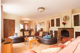 Villa Cecilia by Villa Plus - Marbella - 7