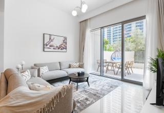 EasyGo - Exceptional 2BDR- Large Terrace-Pool Access - Dubai - 0