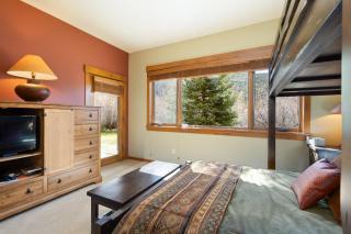 66 Thackwell Lane townhouse - Keystone - 2