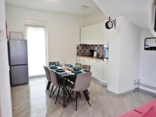 Apartment Azeret with swimminpool - Maslenica - 4