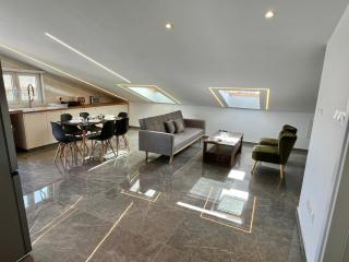 Trendy Loft Apartment - 1