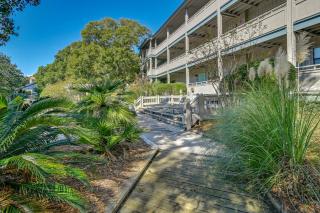 Walk to Beach Gem with Balcony in Sea Grove Resort - 8