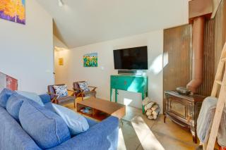 Riverside Retreat with Screened Porch 6 Mi to Taos! - Taos - 6