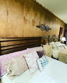 Hilda's Garage~Bandera, TX. - 8