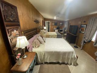 Hilda's Garage~Bandera, TX. - Bandera - 6