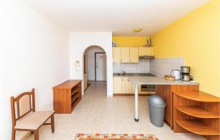 Cozy Apartment In Okrug Gornji - 5