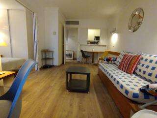 7 min walk Metro ApartHotel, La Defense+Parking - Courbevoie - 7