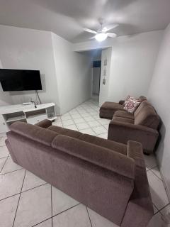 Apartamento amplo em meia praia - poucos metros do mar - 4