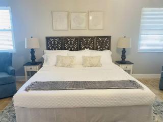 Spacious 4 Bedroom with Arcade and Heated Pool by Beach - Palm Harbor - 1