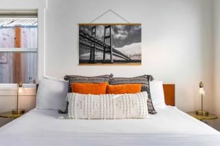 Walk to the waterfront! The South Sound Suite - 1