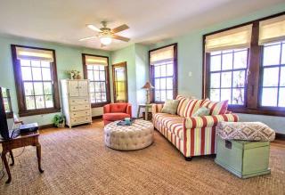 Vintage 5 Bedroom 4 bath home with beach in backyard! - Clearwater Beach - 9