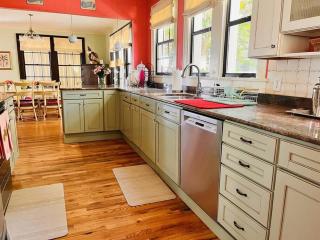 Vintage 5 Bedroom 4 bath home with beach in backyard! - Clearwater Beach - 4