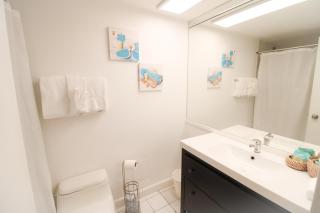 Castle 1205 Beachfront Studio with Free Parking, Beach Access, Pool, Tennis - 4