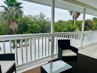 4 Bedroom home with heated pool by the beach! - Clearwater Beach - 3