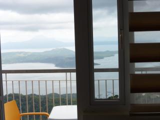 Blowing in the Wind - Lake View Apartments - Tagaytay - 8