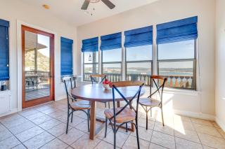 Scenic Canyon Lake Vacation Home Near Boat Ramp! - Canyon Lake - 3
