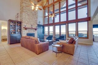 Scenic Canyon Lake Vacation Home Near Boat Ramp! - 6