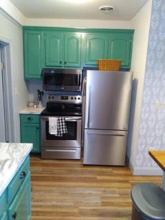Cozy Getaway in Lincoln! - - 8