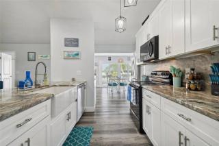 3bed3bath Waterfront Home with an Amazing View! - Hernando Beach - 9