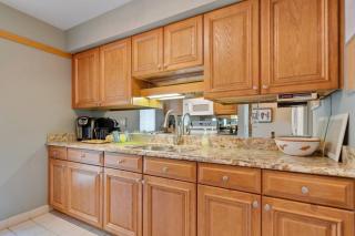 Frank Lloyd Wright Condo at Biltmore Golf Course - Phoenix - 5