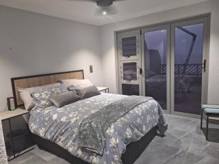 UMDLOTI MODERN 3 BEDROOM BEACH FLAT - Umdloti - 9
